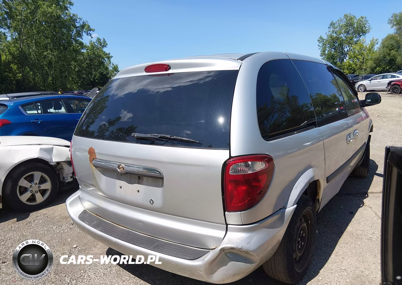 2007 Chrysler Town & Country VIN:1A4GJ45R57B154870 - 4