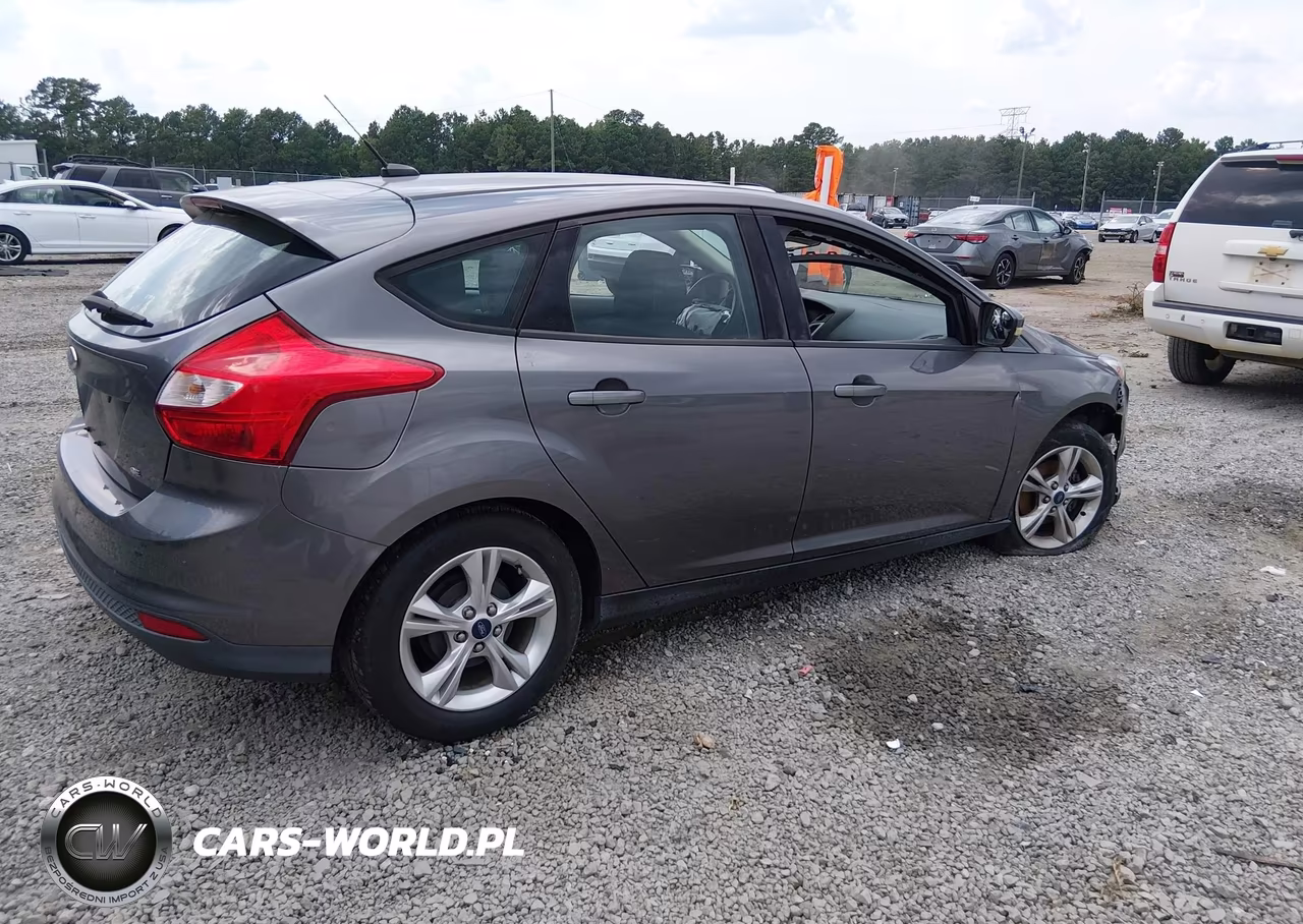 2013 Ford Focus Se VIN:1FADP3K28DL338463 - 4