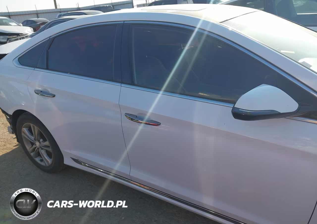 2018 Hyundai Sonata Sport VIN:5NPE34AF8JH682010 - 14