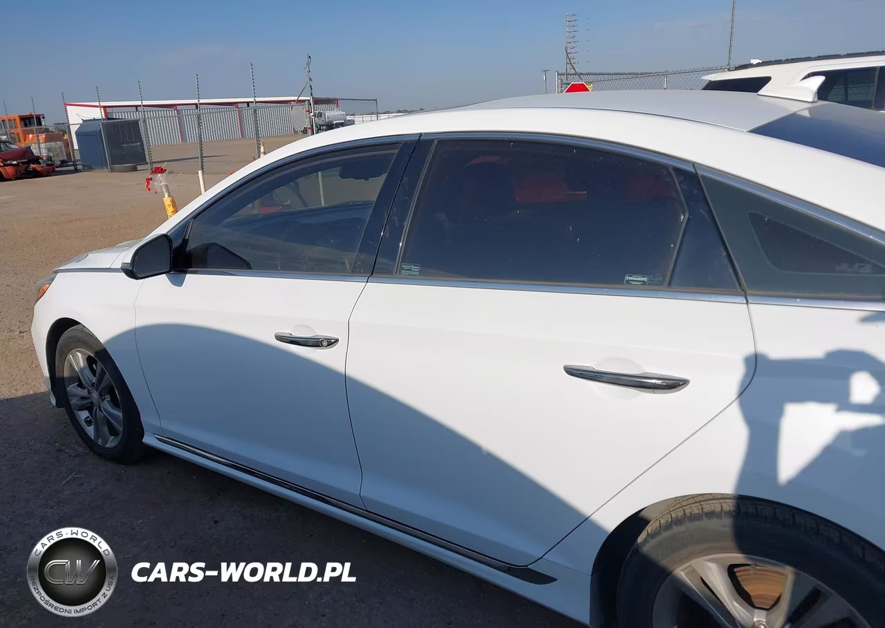 2018 Hyundai Sonata Sport VIN:5NPE34AF8JH682010 - 15
