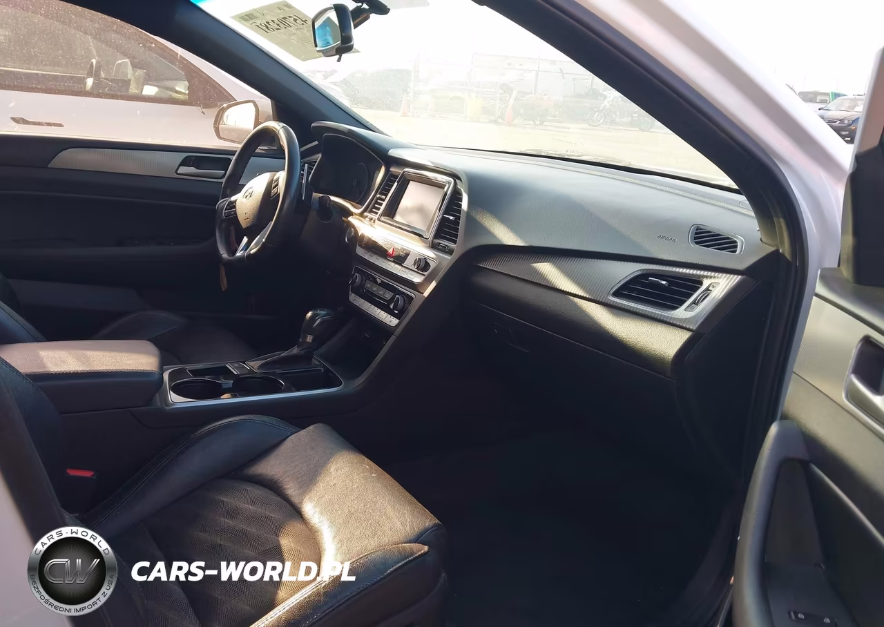 2018 Hyundai Sonata Sport VIN:5NPE34AF8JH682010 - 5