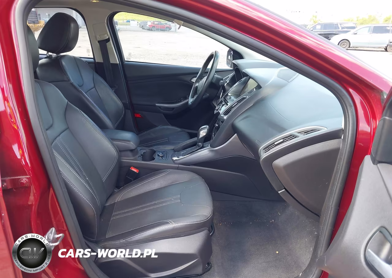 2014 Ford Focus Titanium VIN:1FADP3J26EL320398 - 5