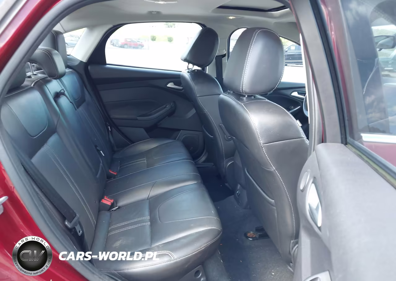 2014 Ford Focus Titanium VIN:1FADP3J26EL320398 - 8