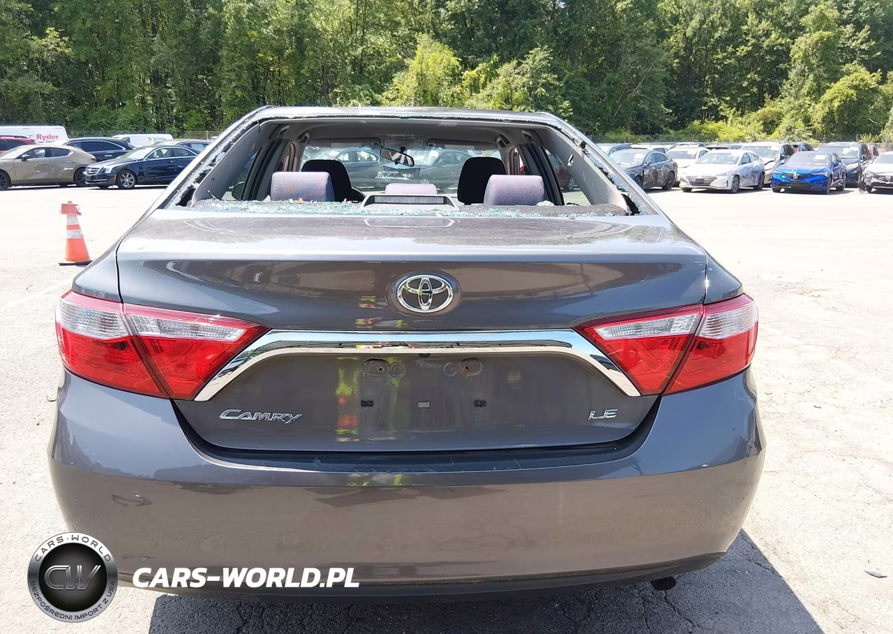 2015 Toyota Camry Le VIN:4T1BF1FK1FU073834 - 16