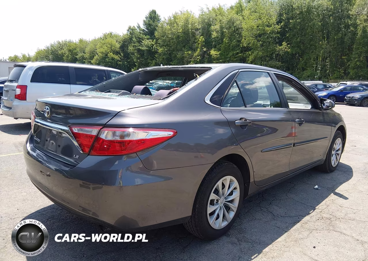 2015 Toyota Camry Le VIN:4T1BF1FK1FU073834 - 4