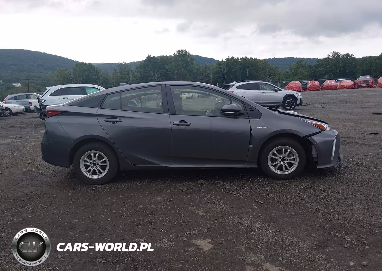 2020 Toyota Prius Xle Awd-E VIN:JTDL9RFU1L3022142 - 13