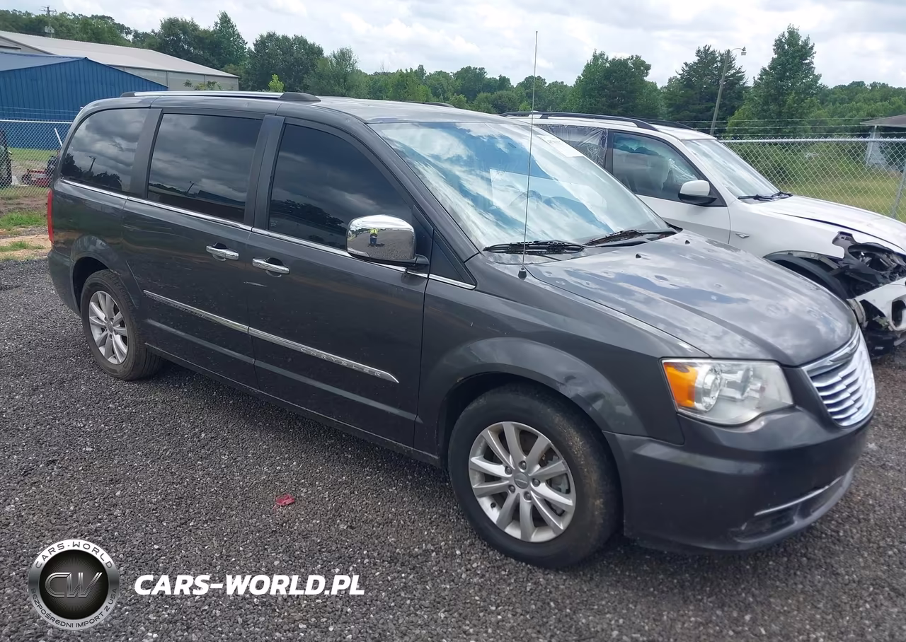 2015 Chrysler Town & Country Limited Platinum – zdjęcie 1 z 16