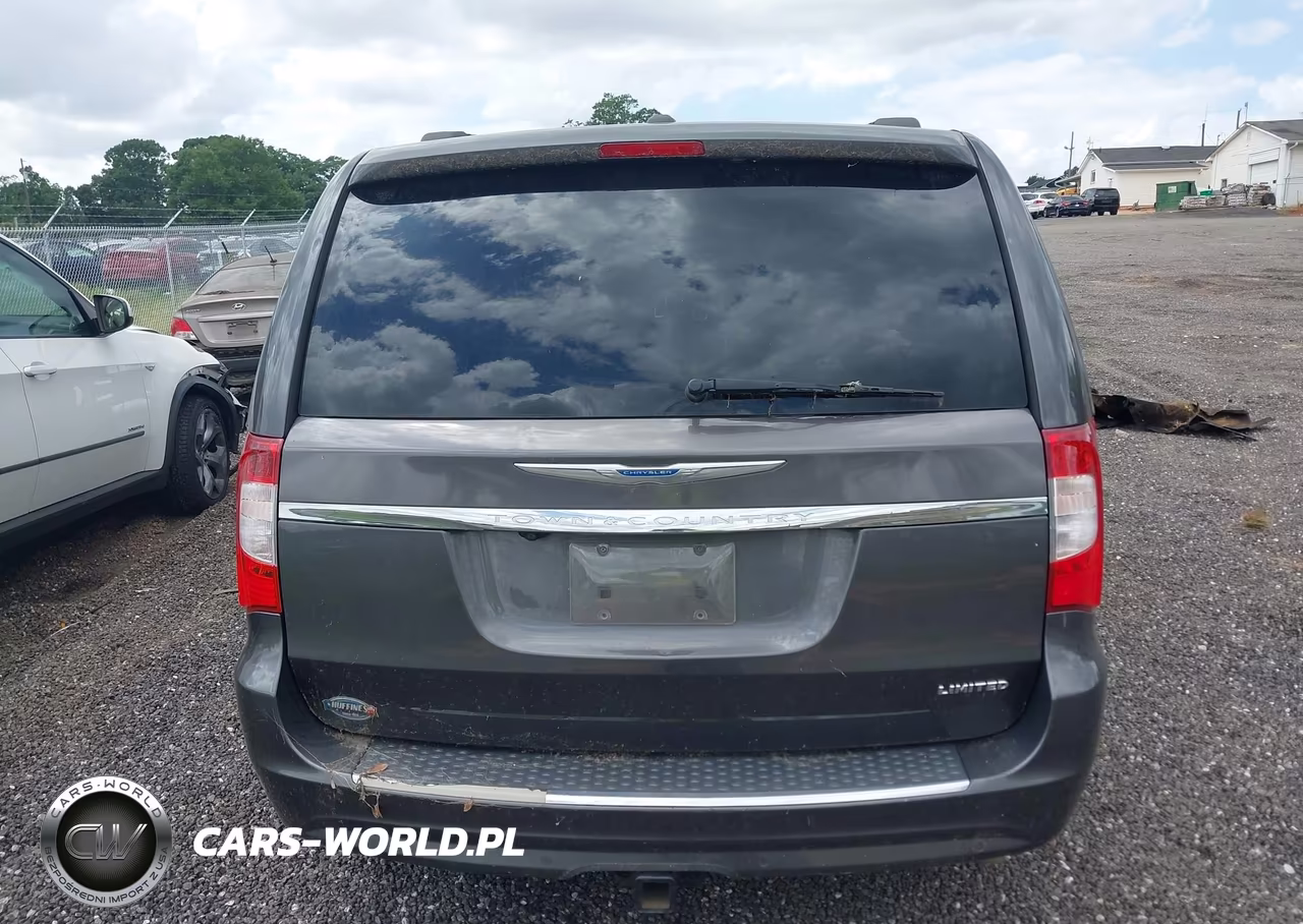 2015 Chrysler Town & Country Limited Platinum VIN:2C4RC1GG3FR740888 - 16