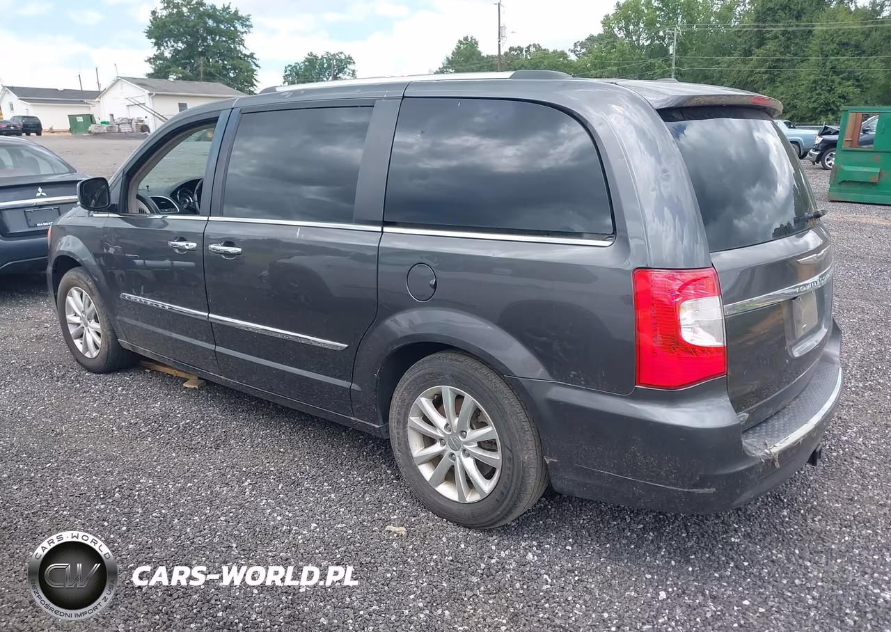 2015 Chrysler Town & Country Limited Platinum VIN:2C4RC1GG3FR740888 - 3