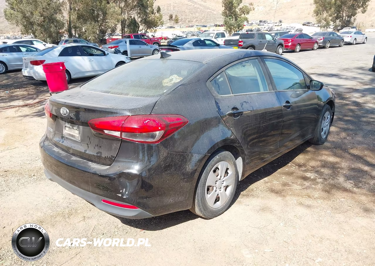 2018 Kia Forte Lx VIN:3KPFK4A72JE234818 - 4
