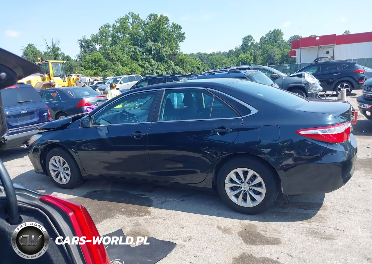2016 Toyota Camry Le VIN:4T1BF1FK0GU557138 - 14