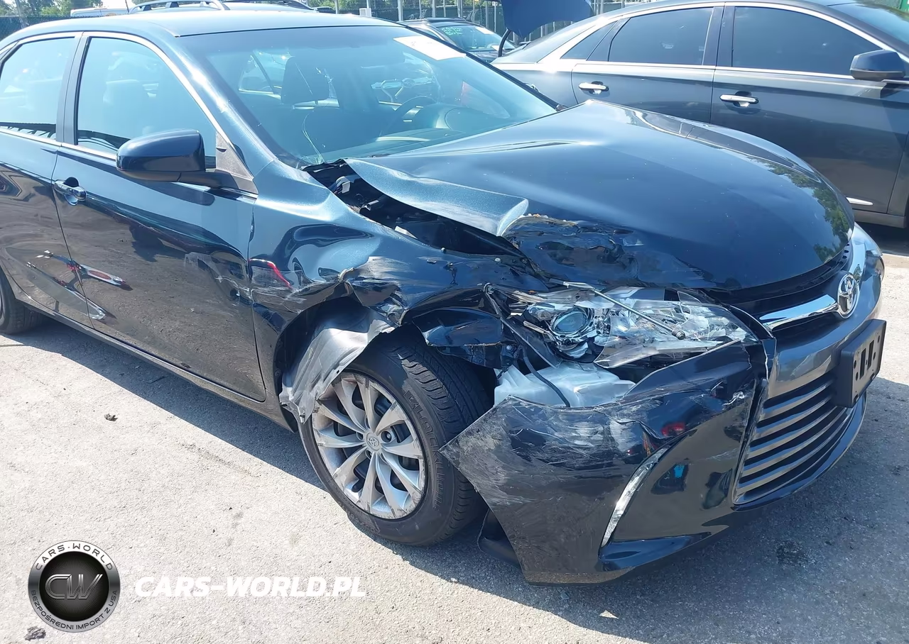 2016 Toyota Camry Le VIN:4T1BF1FK0GU557138 - 17