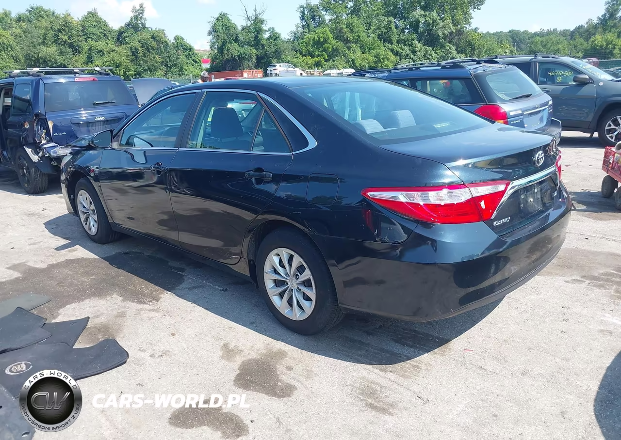 2016 Toyota Camry Le VIN:4T1BF1FK0GU557138 - 3