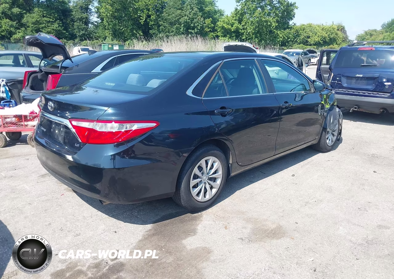 2016 Toyota Camry Le VIN:4T1BF1FK0GU557138 - 4