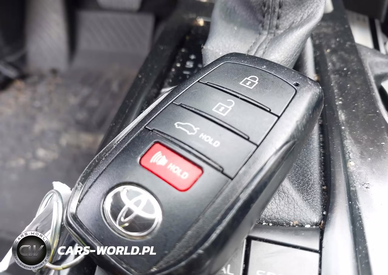 2025 Toyota Camry Le VIN:4T1DAACK8SU606588 - 11
