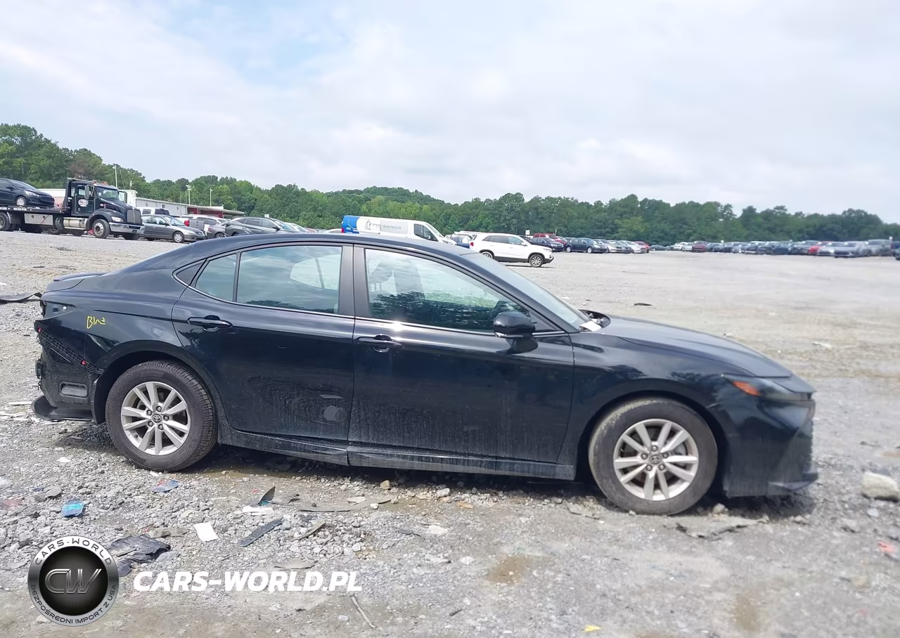 2025 Toyota Camry Le VIN:4T1DAACK8SU606588 - 13