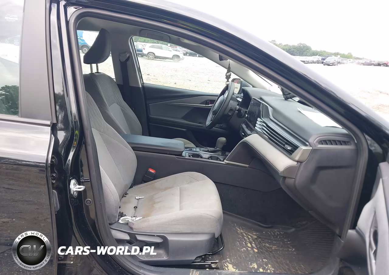 2025 Toyota Camry Le VIN:4T1DAACK8SU606588 - 5