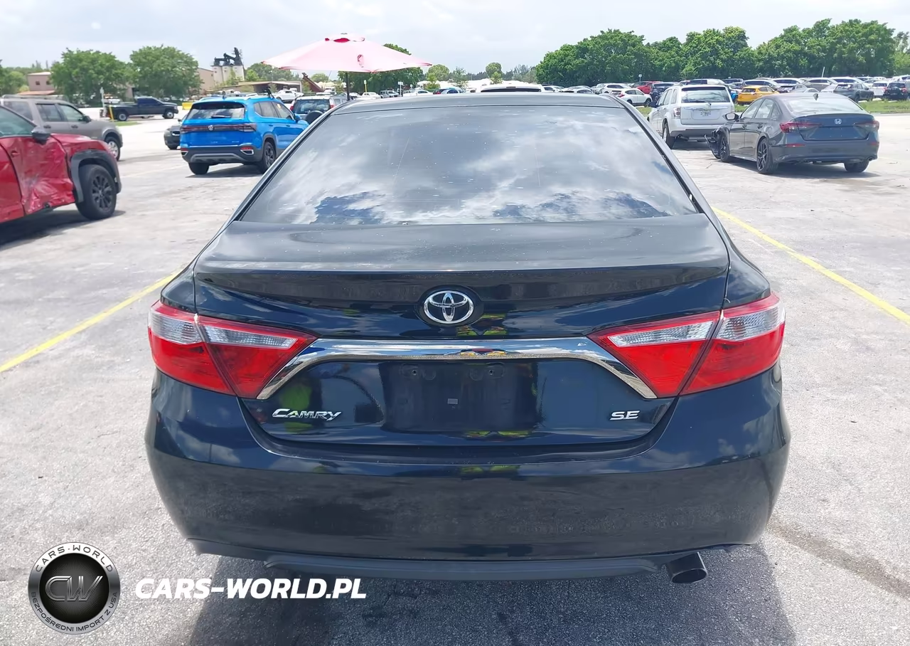 2015 Toyota Camry Se VIN:4T1BF1FK9FU102366 - 16