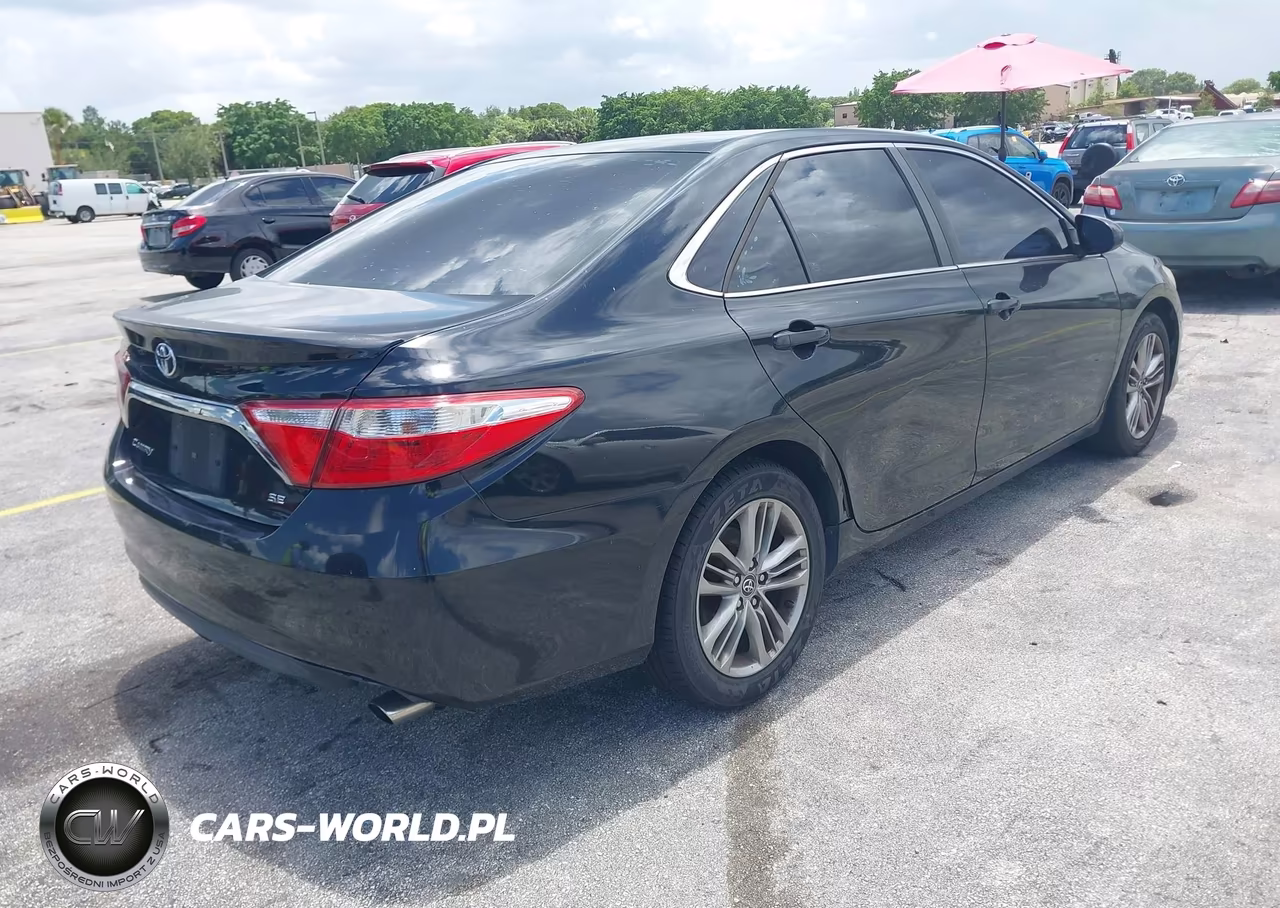 2015 Toyota Camry Se VIN:4T1BF1FK9FU102366 - 4