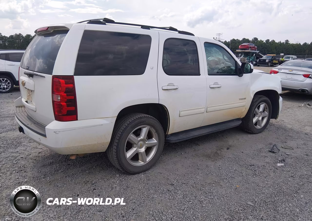 2013 Chevrolet Tahoe Lt VIN:1GNSCBE05DR379414 - 4