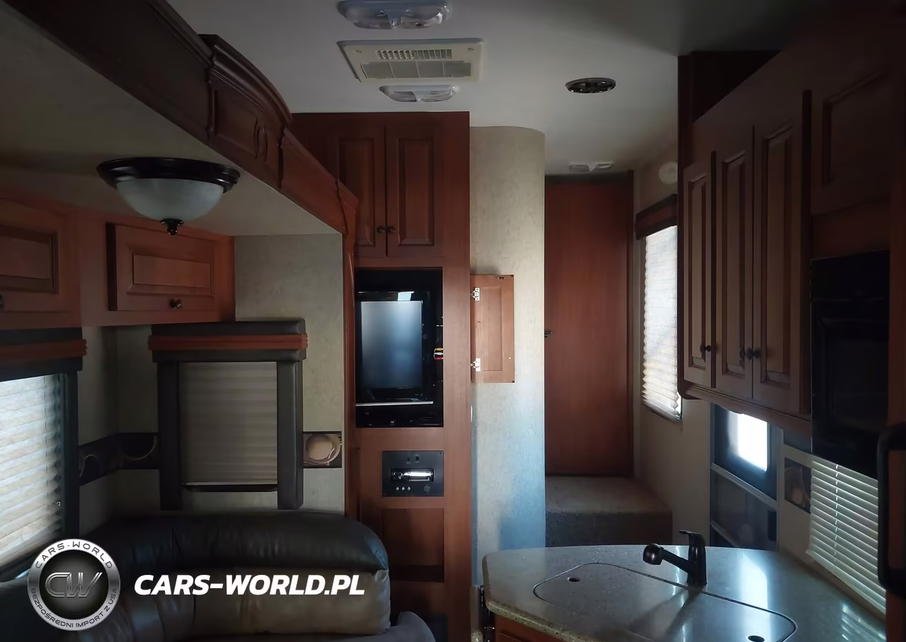 2012 Cyclone Travel Trlr VIN:5SFCG3692CE242745 - 7