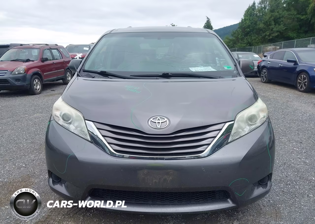 2015 Toyota Sienna Le 8 Passenger VIN:5TDKK3DC3FS527867 - 13