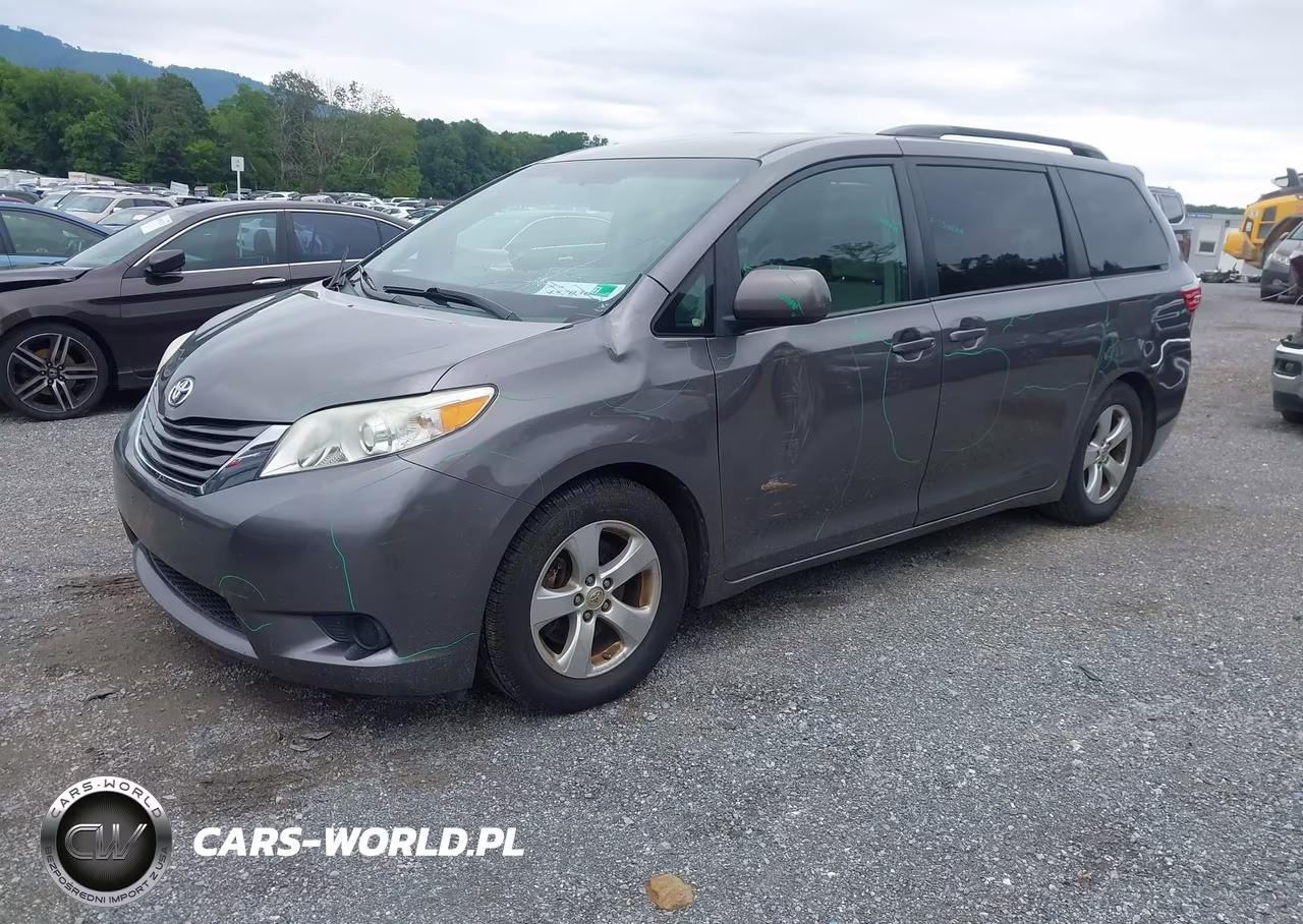 2015 Toyota Sienna Le 8 Passenger VIN:5TDKK3DC3FS527867 - 2