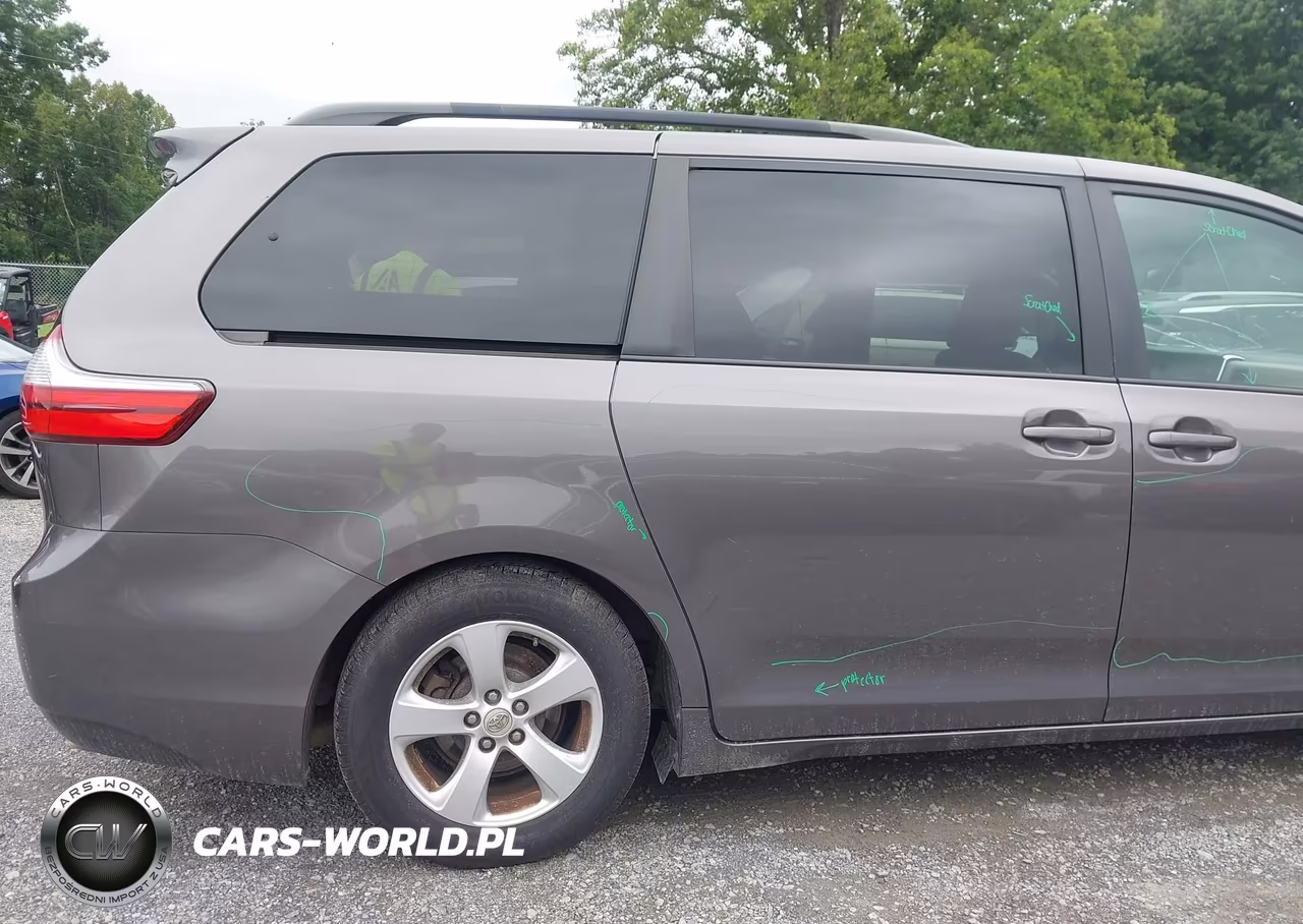 2015 Toyota Sienna Le 8 Passenger VIN:5TDKK3DC3FS527867 - 21
