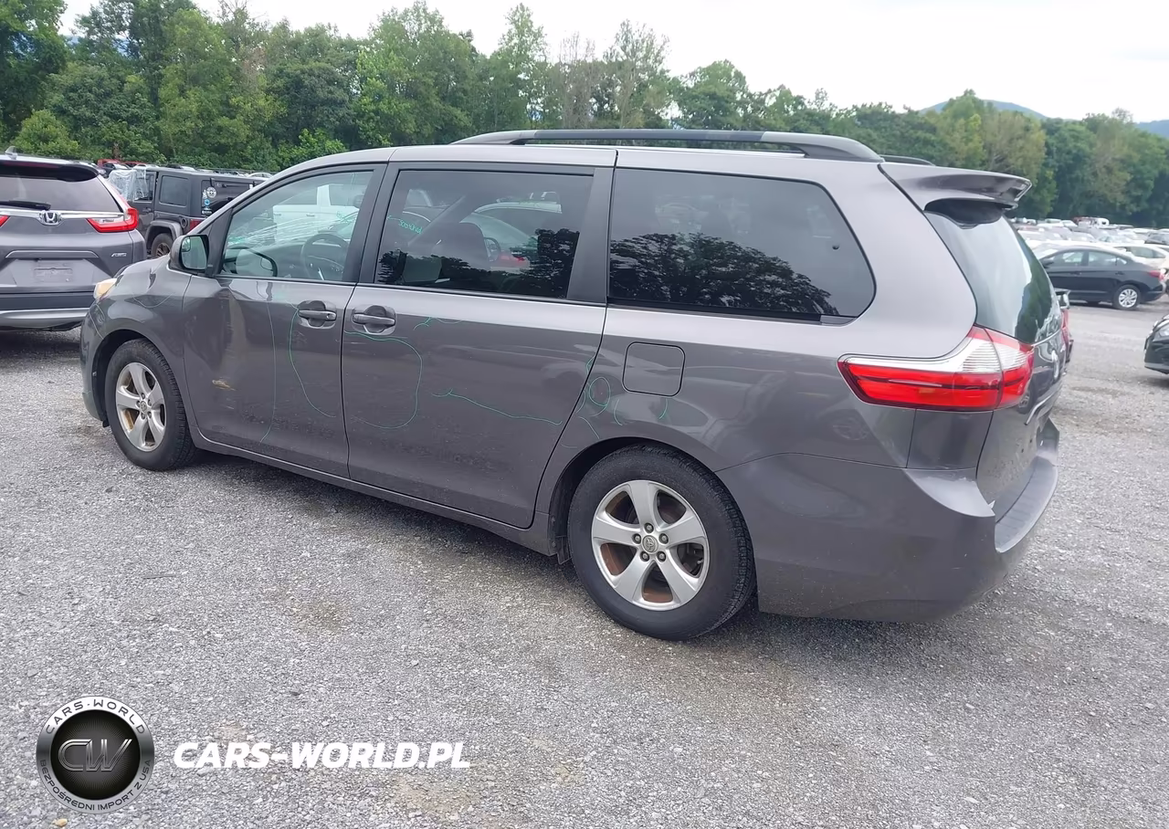2015 Toyota Sienna Le 8 Passenger VIN:5TDKK3DC3FS527867 - 3