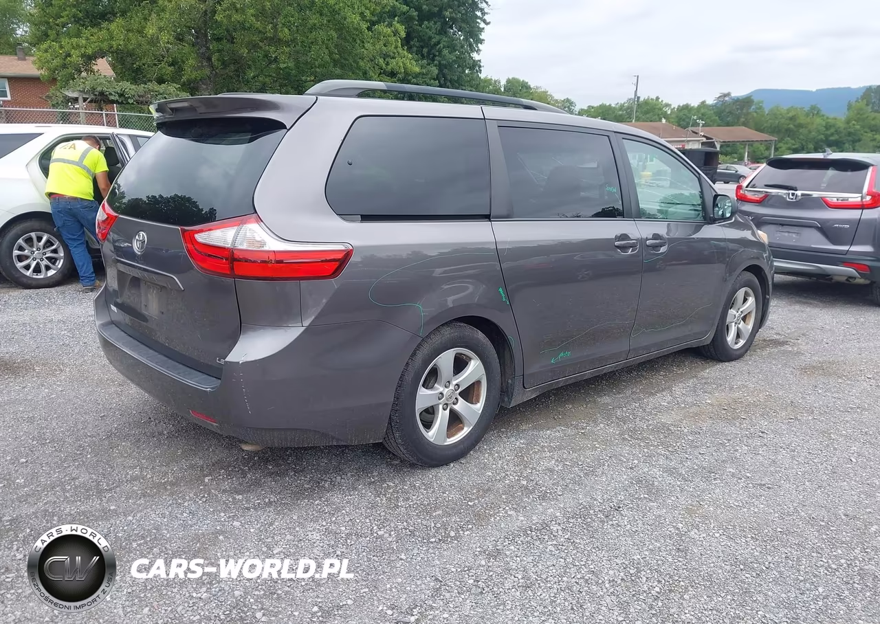 2015 Toyota Sienna Le 8 Passenger VIN:5TDKK3DC3FS527867 - 4