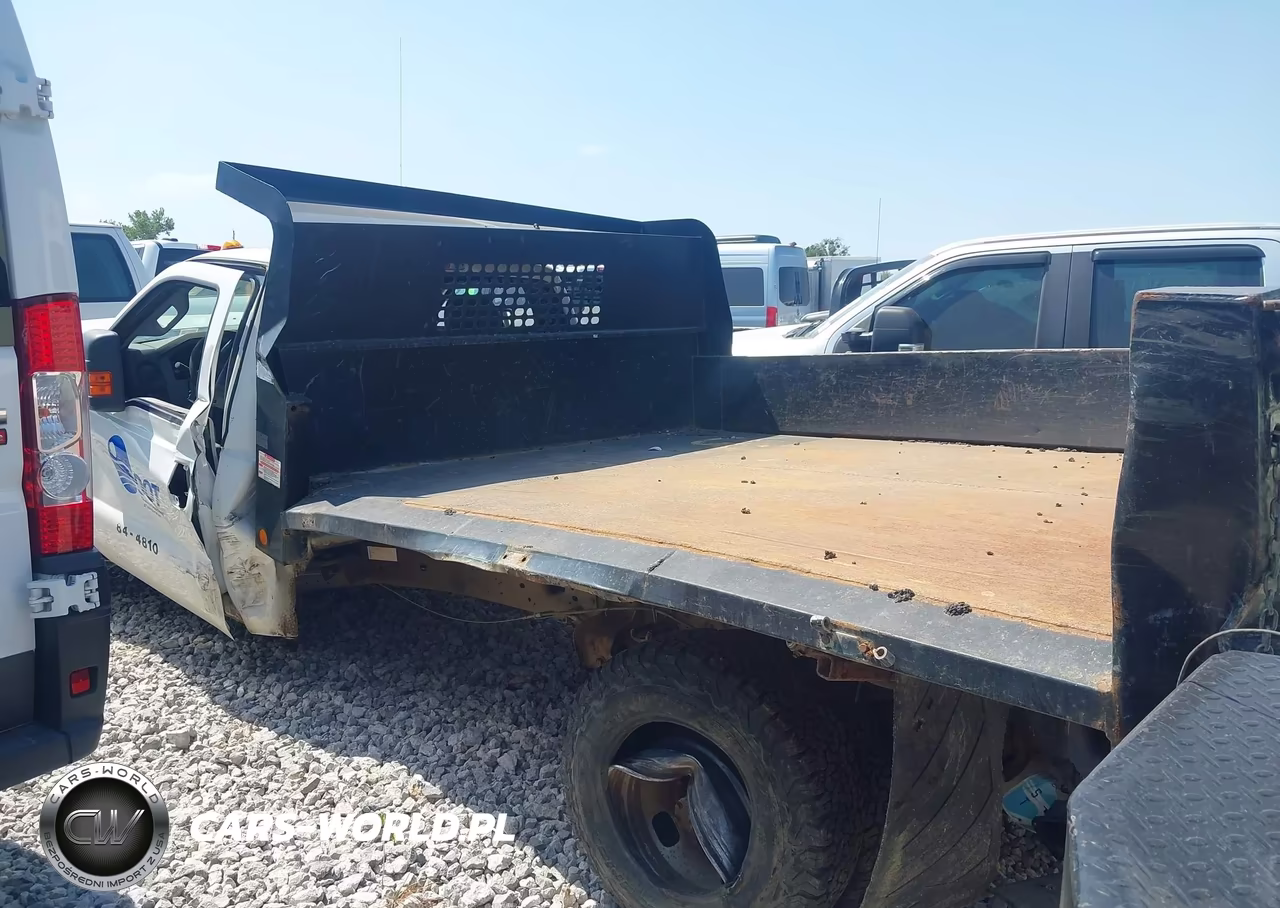 2012 Ford F-350 Chassis Xl VIN:1FDRF3G61CEC13897 - 3
