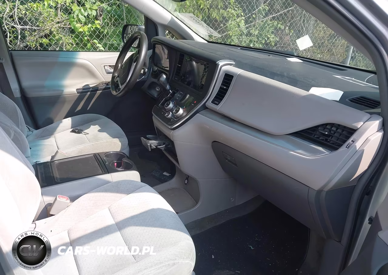 2017 Toyota Sienna Le 8 Passenger VIN:5TDKZ3DC7HS865335 - 5