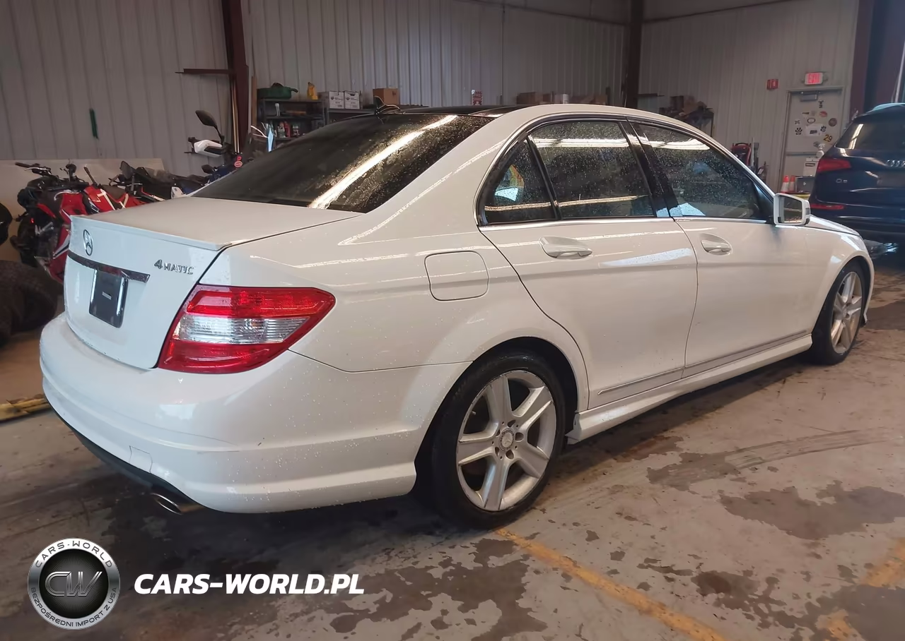 2011 Mercedes-Benz C 300 Sport 4Matic VIN:WDDGF8BB8BR174736 - 4