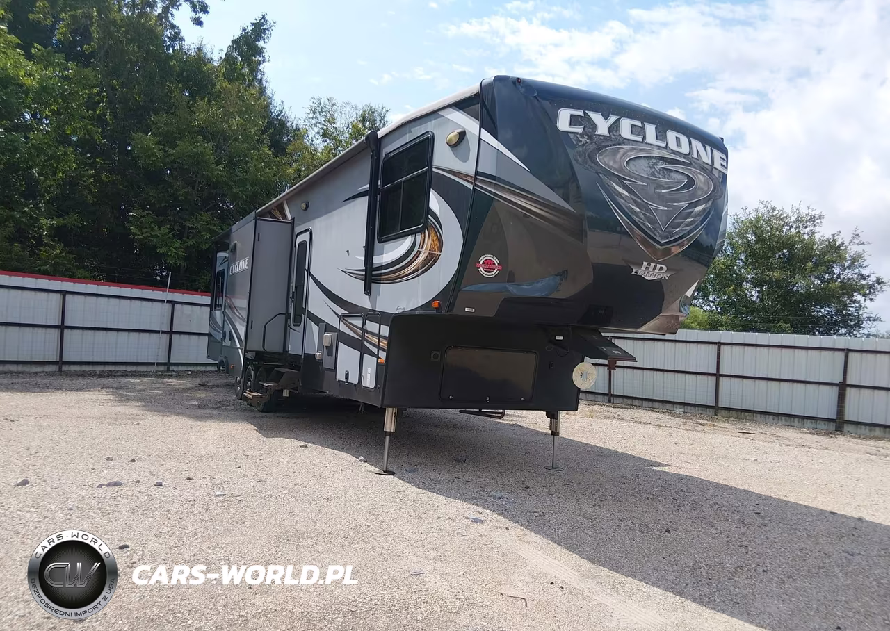 2016 Heartland Rvs Cyclon Toy Hauler Series M- – zdjęcie 1 z 14