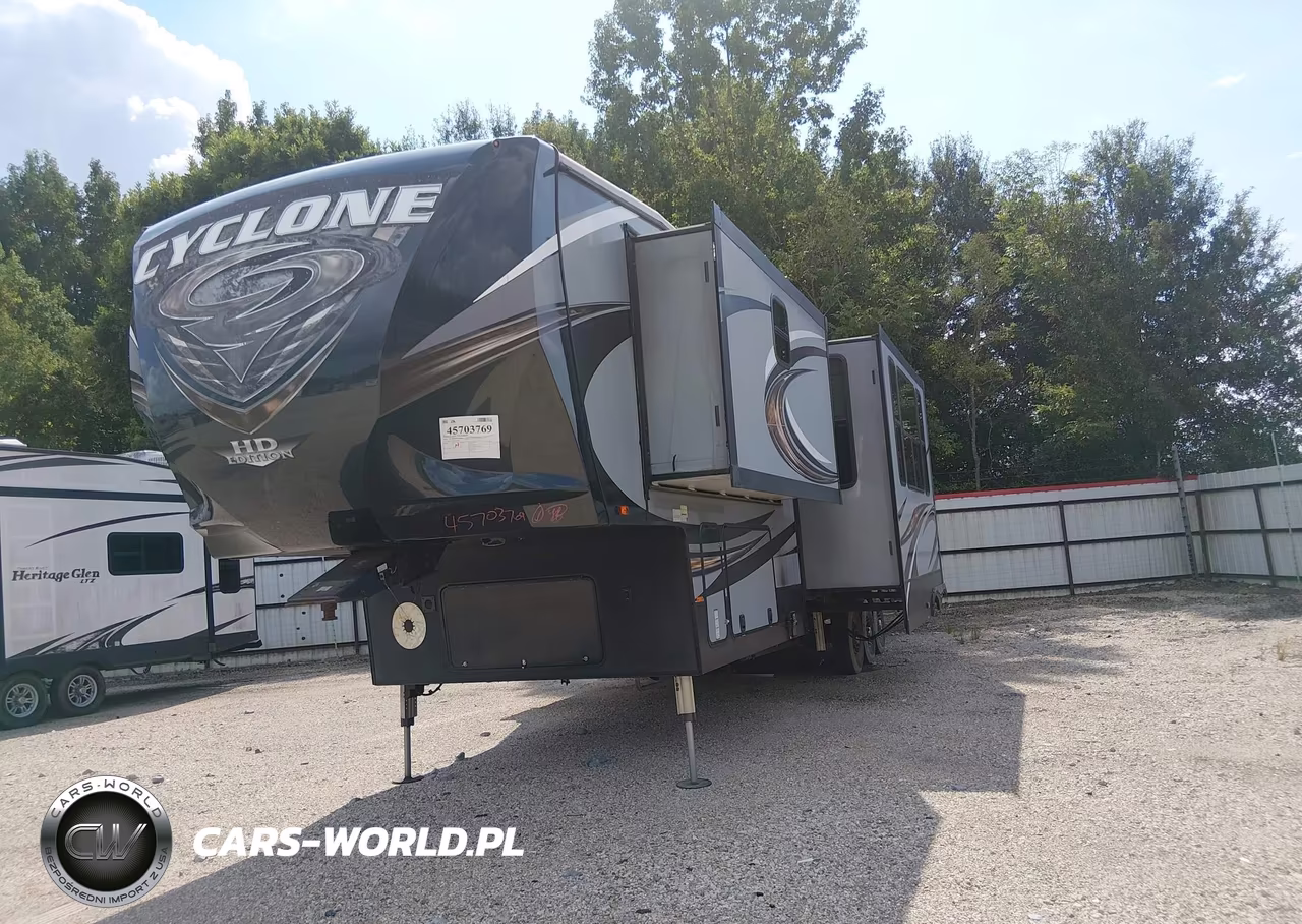 2016 Heartland Rvs Cyclon Toy Hauler Series M- VIN:5SFCG4333GE315990 - 2