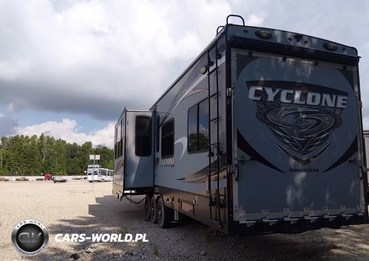 2016 Heartland Rvs Cyclon Toy Hauler Series M- VIN:5SFCG4333GE315990 - 3