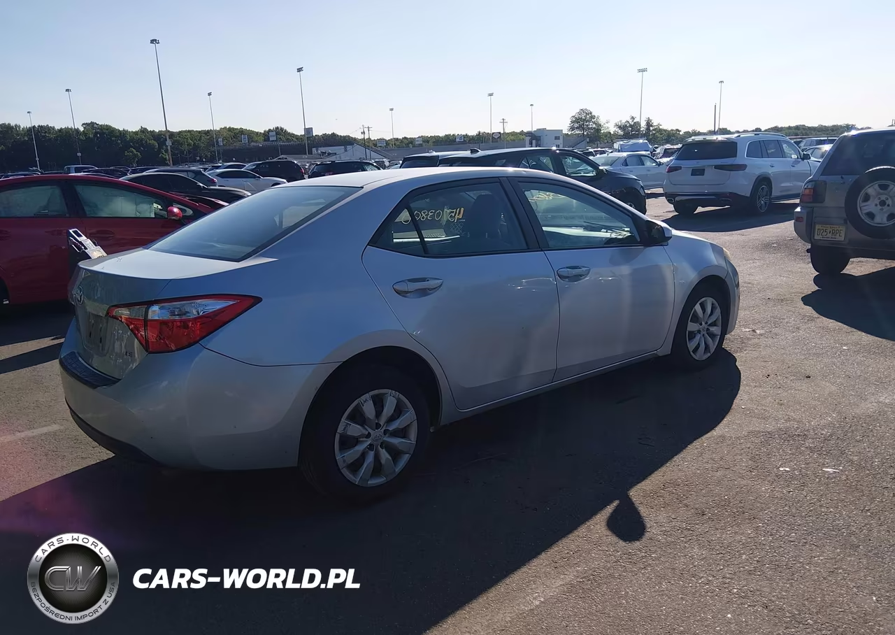 2016 Toyota Corolla Le VIN:2T1BURHE0GC738219 - 4