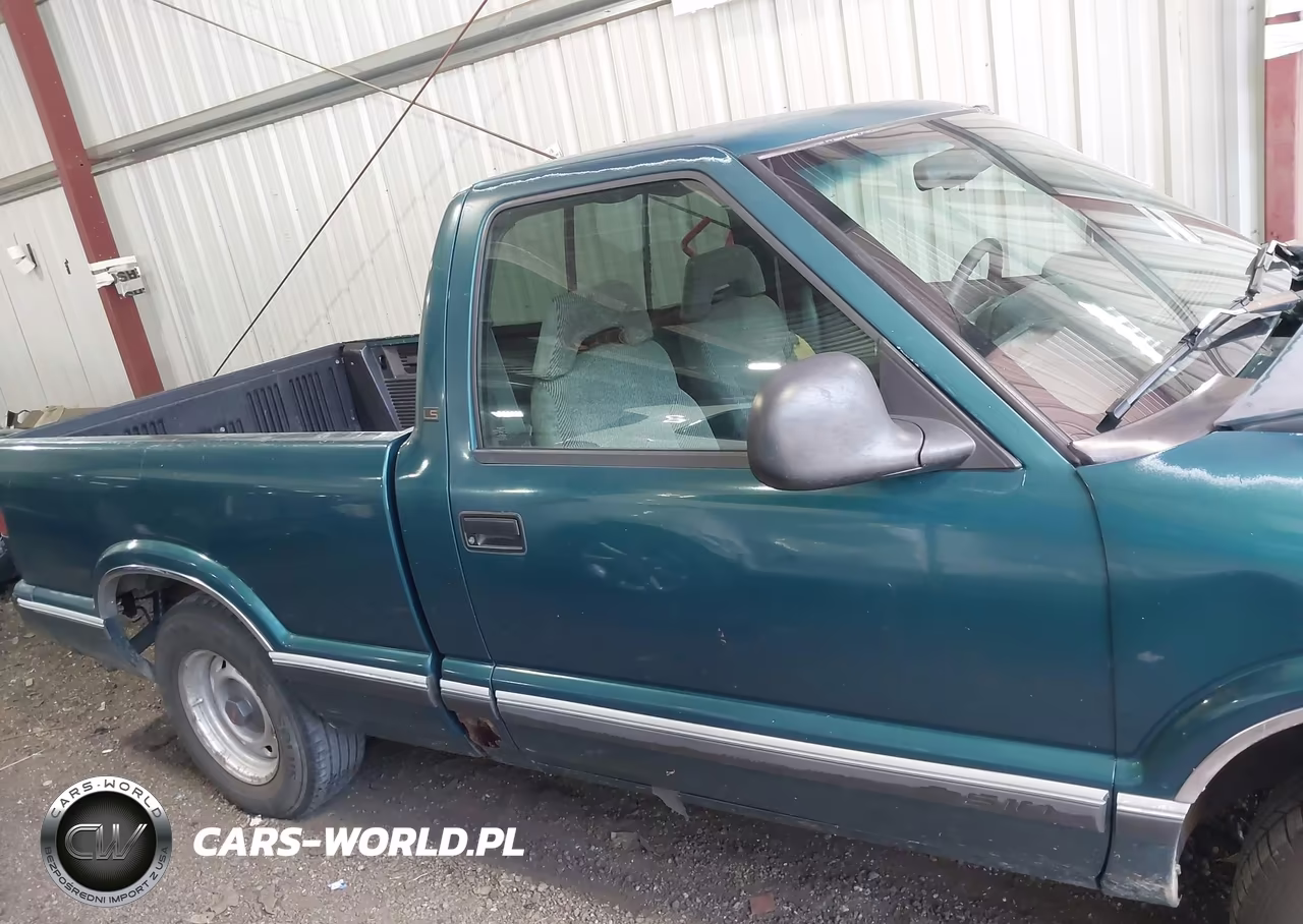 1996 Chevrolet S Truck S10 VIN:1GCCS1442T8205190 - 13
