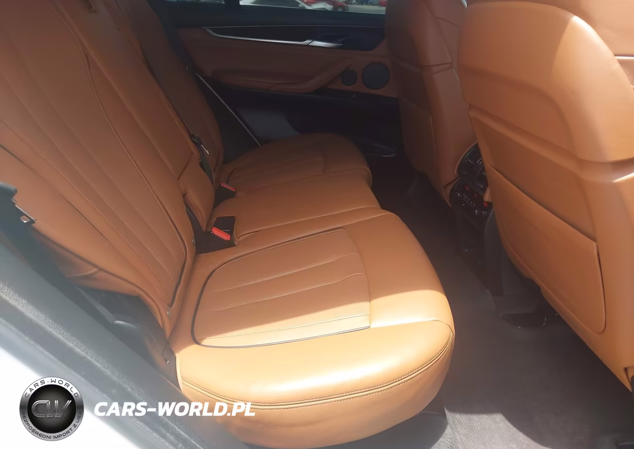2018 BMW X5 xDrive35I VIN:5UXKR0C53J0Y00751 - 8