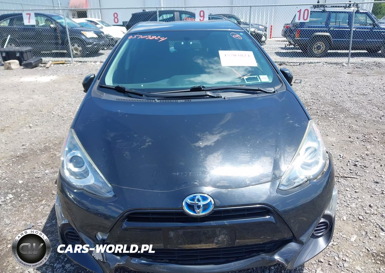 2015 Toyota Prius C Two VIN:JTDKDTB37F1111850 - 12