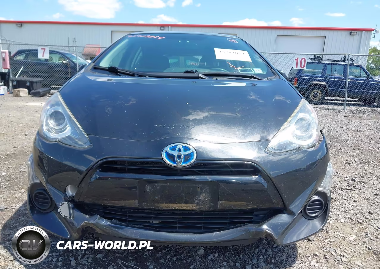 2015 Toyota Prius C Two VIN:JTDKDTB37F1111850 - 6