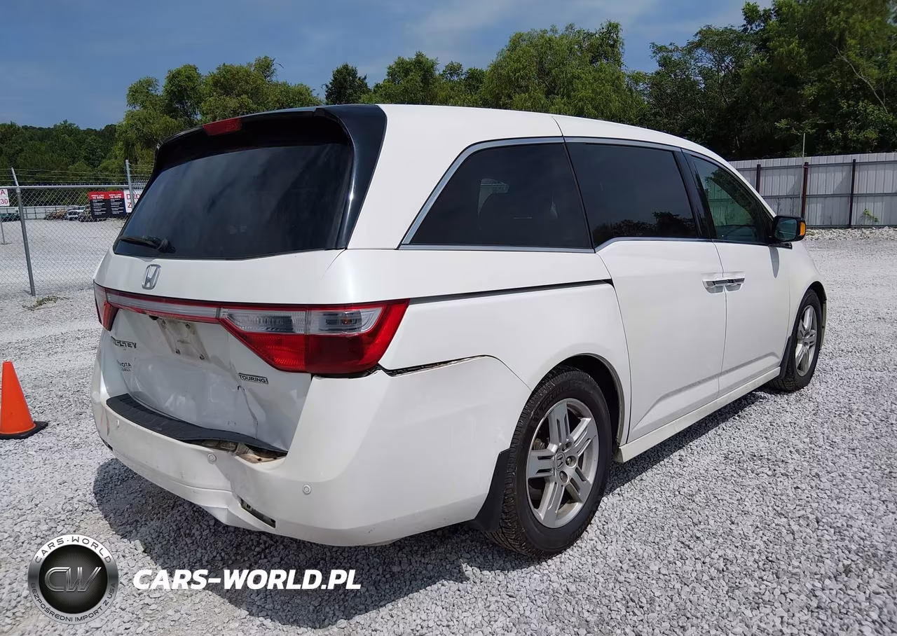 2013 Honda Odyssey Touring-Touring Elite VIN:5FNRL5H99DB007387 - 4