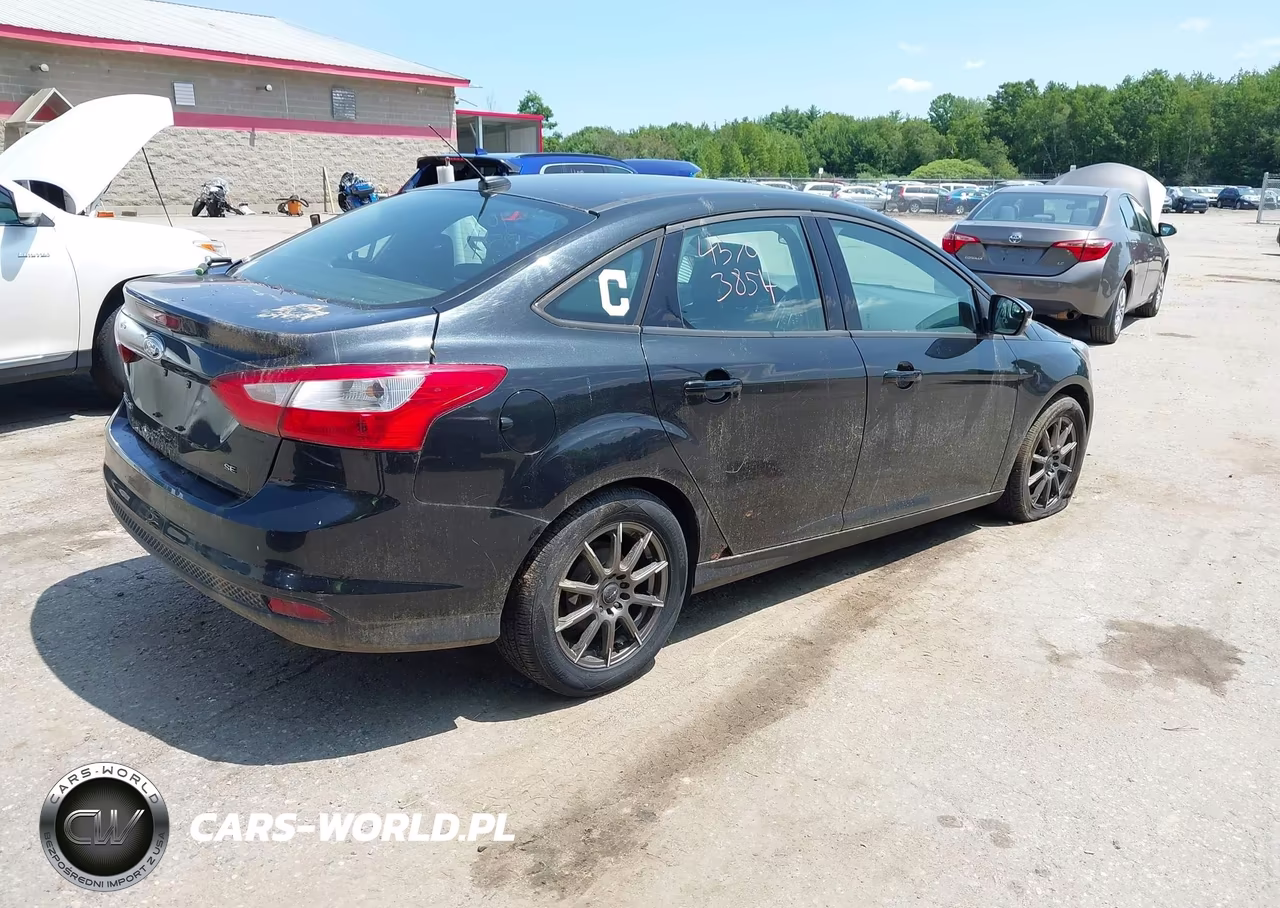 2013 Ford Focus Se VIN:1FADP3F23DL367931 - 4