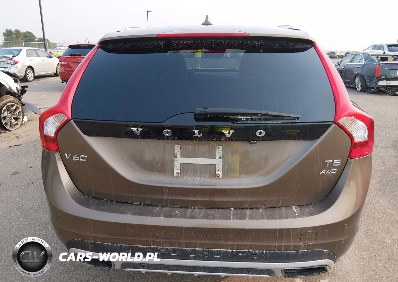 2016 Volvo V60 Cross Country T5 VIN:YV4612HK7G1015072 - 16