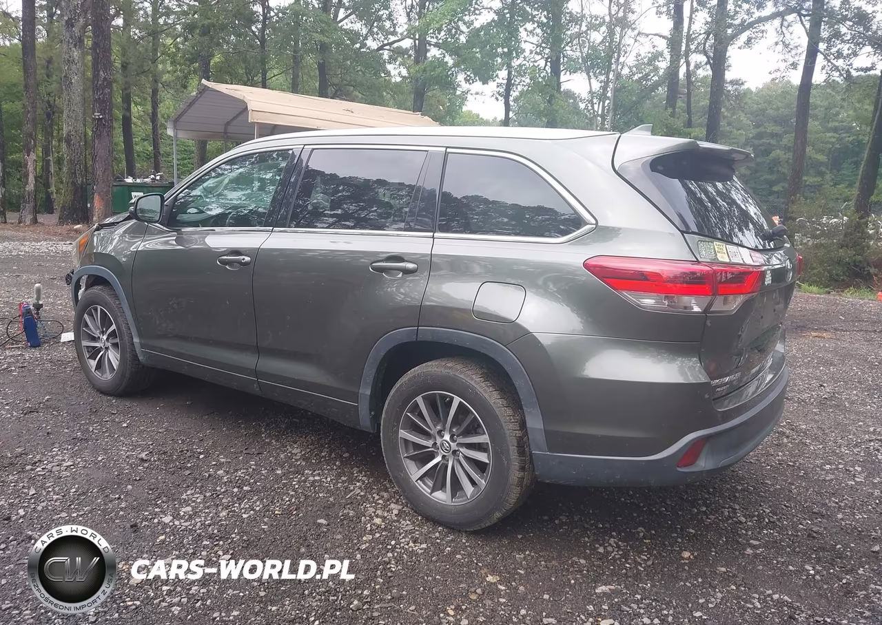 2017 Toyota Highlander Xle VIN:5TDKZRFH7HS208563 - 3