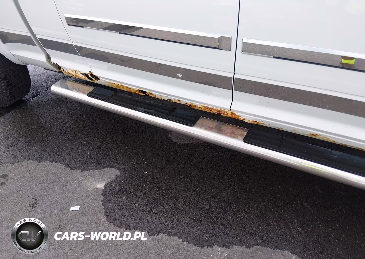 2011 Ram Ram 3500 Laramie VIN:3D73Y3HL4BG582193 - 11