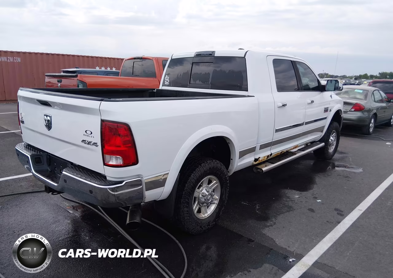 2011 Ram Ram 3500 Laramie VIN:3D73Y3HL4BG582193 - 4