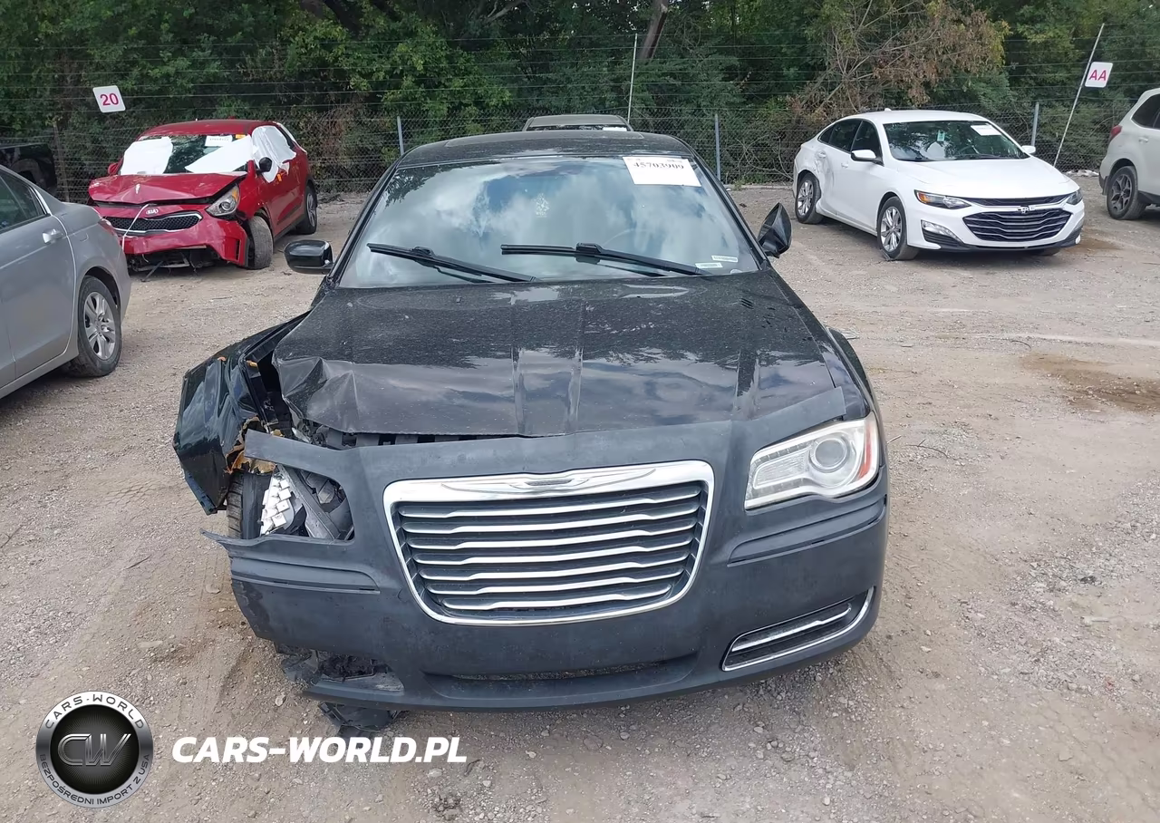 2013 Chrysler 300 Motown VIN:2C3CCAAG1DH504438 - 12