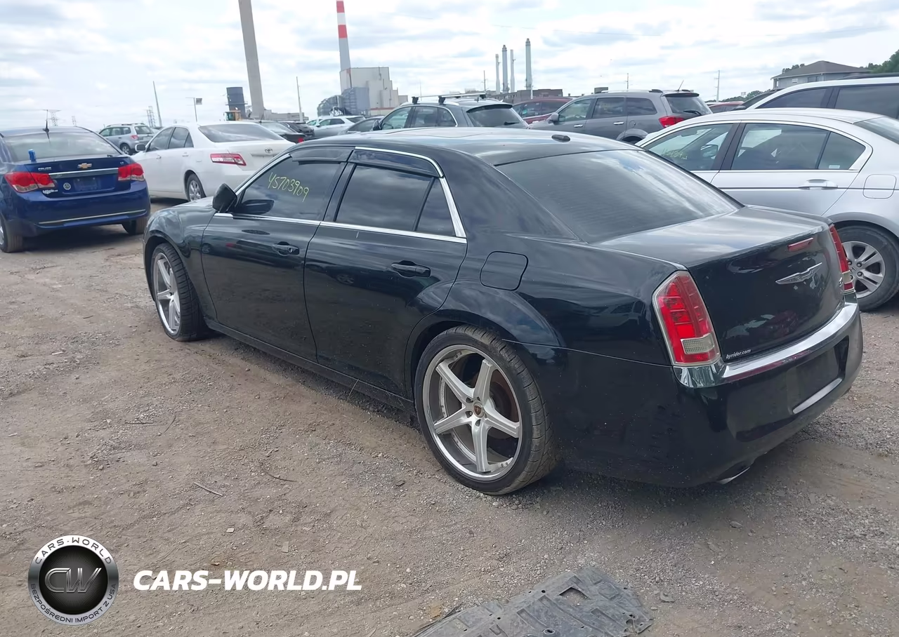 2013 Chrysler 300 Motown VIN:2C3CCAAG1DH504438 - 3