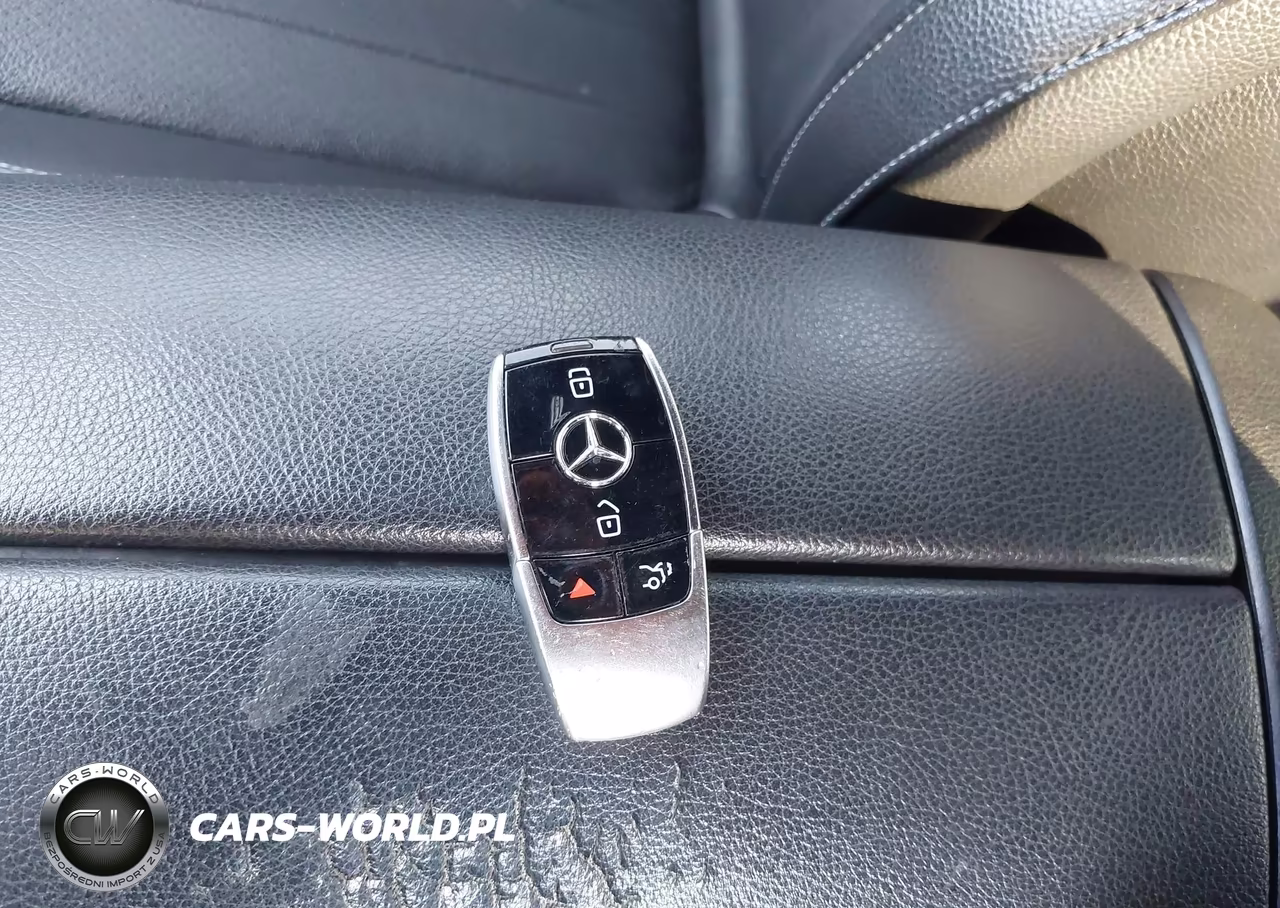 2019 Mercedes-Benz E 300 4Matic VIN:WDDZF4KB8KA507775 - 11
